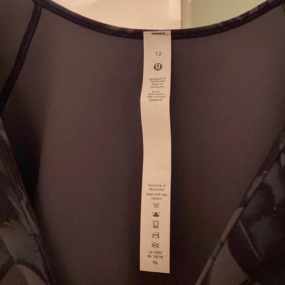 Lululemon Align Tee in Botanical Bloom Anchor Multi - Picture 10 of 10